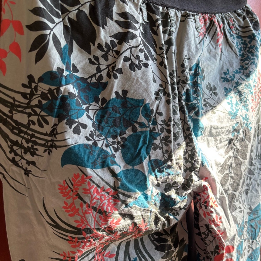 Iconic J. Peterman Floral joggers